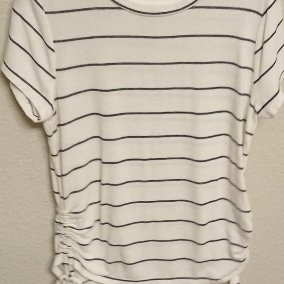 Bundle of women shirts - Picture 3 of 7